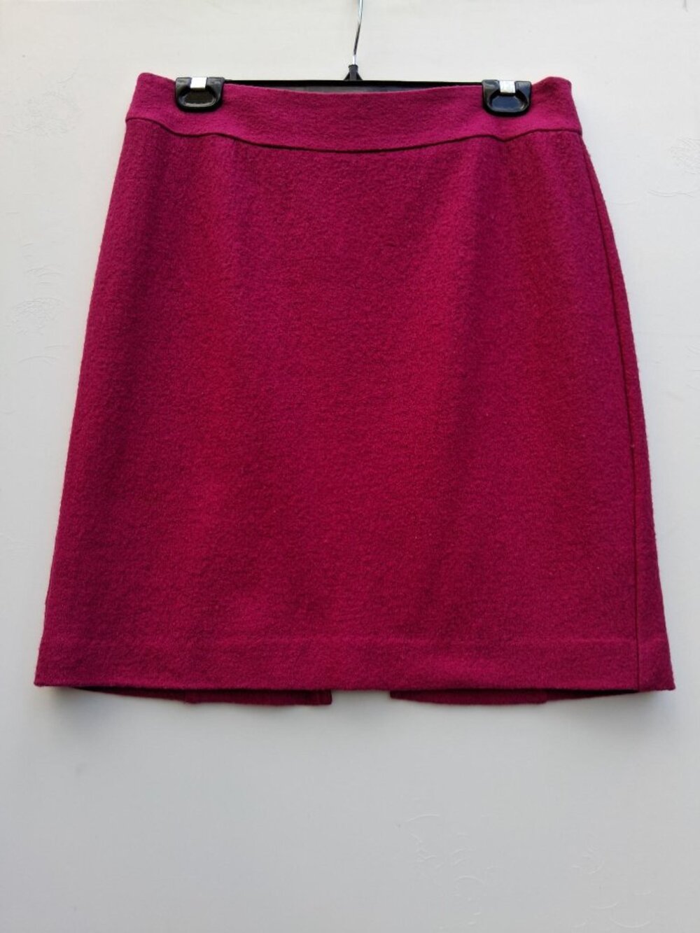 BANANA REPUBLIC wool-blend pencil skirt with zip at back, fuchsia pink (size 6)